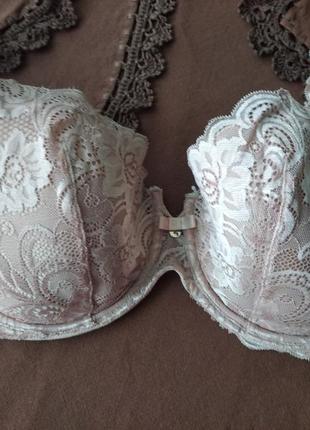 Бюстгальтер