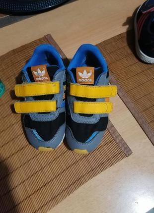 Кроссовки adidas