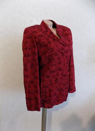 Пиджак красный на пуговицах узор-напыление фирменный размер 463 фото