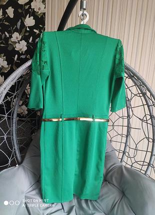 Яскрава зелена святкова сукня з ремінцем 2