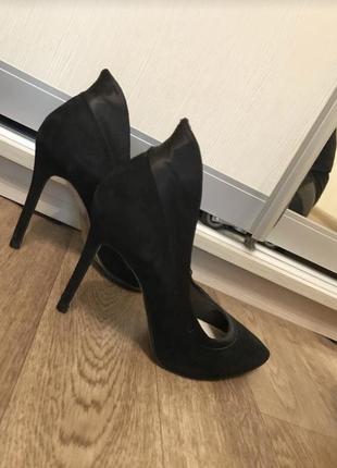 Шикарні туфлі човники