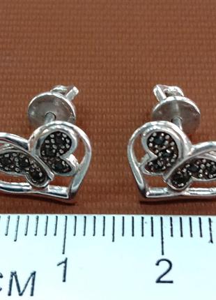 Женские серебряные серьги - гвоздики бабочка в сердце с вставками фианитов2 фото