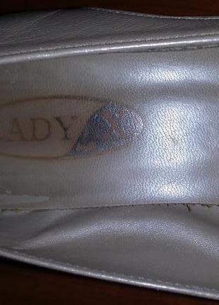 Кожаные светлые летние туфли средний каблук винтаж k shoes lady x - оригинал!2 фото