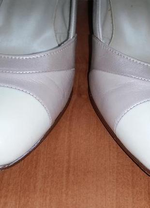 Шкіряні світлі літні туфлі середній каблук вінтаж k shoes lady x - оригінал!8 фото