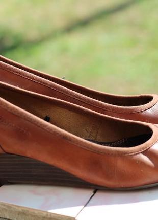 Кожаные туфли tamaris 37-383 фото