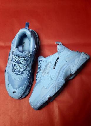 Кросівки нове наджодження🥰