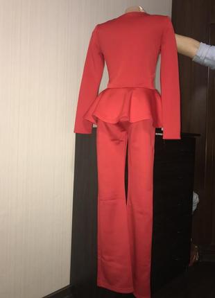 Красный костюм кофта с баской и брюки легкий клёш5 фото