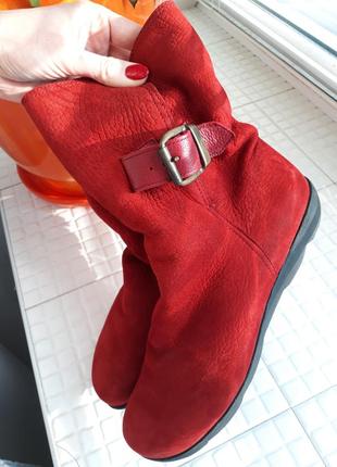 Шикарные кожаные красные сапоги ботинки arche5 фото