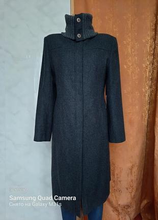 Длинное шерстяное пальто с вязаным воротником2 фото