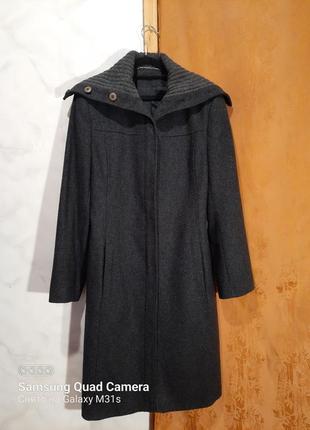 Длинное шерстяное пальто с вязаным воротником5 фото
