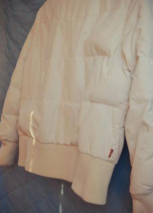 Белый короткий пуховик ,levis,куртка,цвет молоко ,айвори4 фото