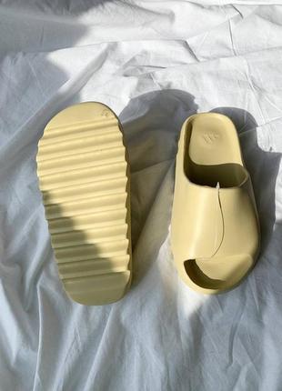 Adidas yeezy slide шлепанцы тапочки слайдеры адидас изи женские5 фото