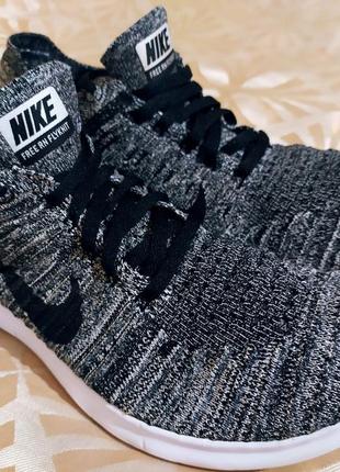 Кроссовки While the Nike Air More Uptempo is already a bold basketball silhouette 1 Low GS crimson Tint UK Größe 4