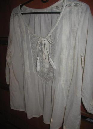 Блуза з мереживом молочна