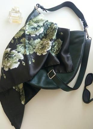 Атласный шелковый платок темно-зеленый1 фото