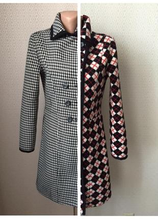 Необычное яркое лёгкое двустороннее двубортное пальто от бренда wanko размер 34, укр 40-42