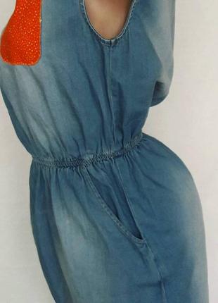 Джинсовое платье fb sister с ярким карманом на груди5 фото