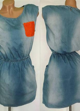 Джинсовое платье fb sister с ярким карманом на груди2 фото