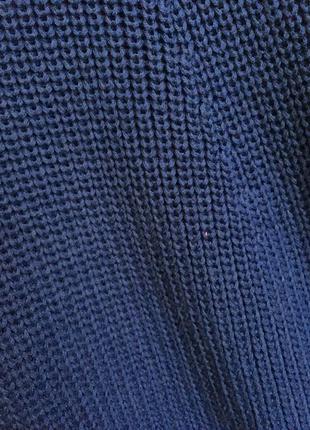 Удлиненный свитер на одно плечо3 фото