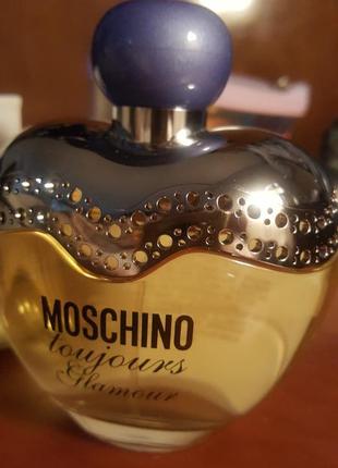 Moschino toujours glamour