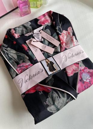 Черная сатиновая пижама victoria’s secret оригинал пижама с цветами шорты рубашка8 фото