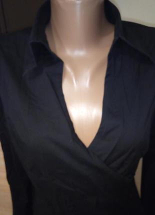 Черная блузка на запах приталенная2 фото