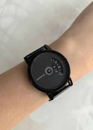 Жіночий годинник kingnuos на тонкому металевому ремінці чорний2 фото