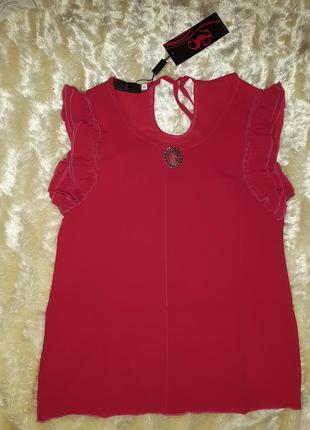 Блуза с брошью