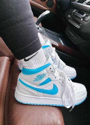 Женские кроссовки nike air jordan 1 retro high white &amp; blue