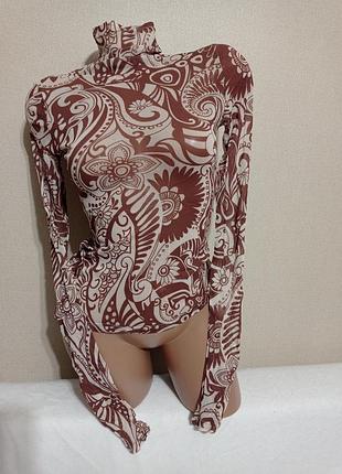 Гольф в сіточку, колір біло-коричневий, розмір s