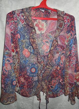 Блуза с воланами