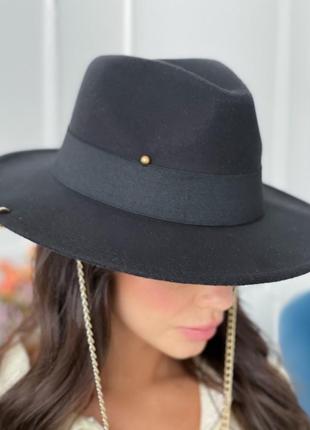 Шляпа женская федора calabria с металлическим декором и цепочкой черная6 фото