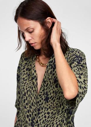 Сорочка блуза вільного крою zara кольору хакі у чорний леопардовий принт6 фото