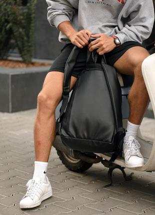 Мужской черный городской рюкзак из искусственной кожи с отделением под ноутбук4 фото