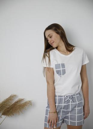 Жіноча піжама з шортиками сіра з білим