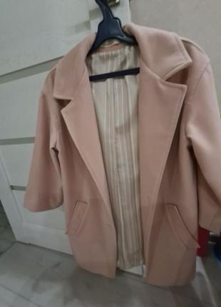 Розовое нежно кремовое пальто
