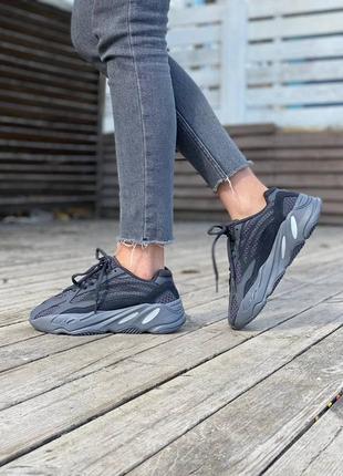 Женские кроссовки adidas yeezy boost 700 black reflective