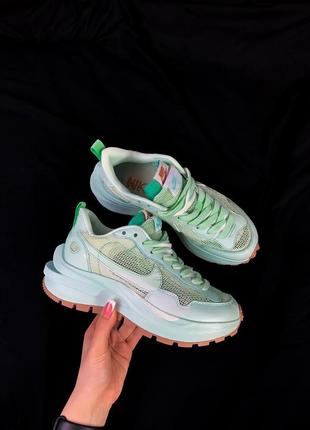 Кросівки nike vaporwaffle sport fuschia x sacai кроссовки4 фото