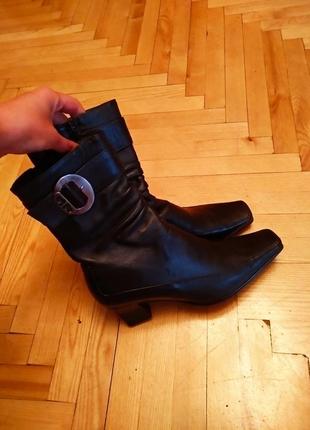 Стильные кожаные ботинки сапожки невысокий каблук, размер 421 фото