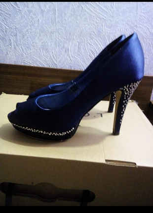 Красиві фірм.туфлі