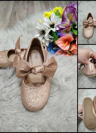 Продам туфельки