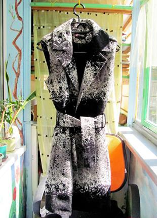 Сріблясто-стильне чорне пальто-жилет, 30% вовни, р. s