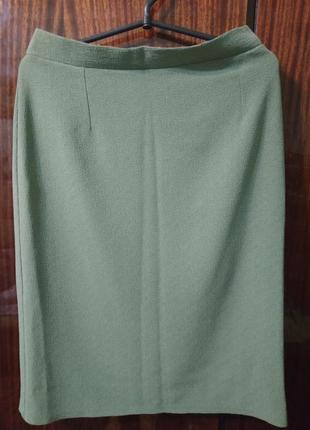 Стильная оливковая юбка карандаш