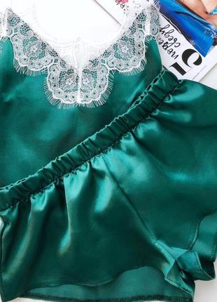 Шовкова піжама