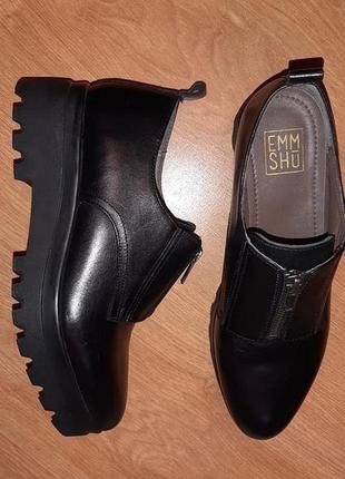 Стильні шкіряні туфлі emmshu(іспанія)