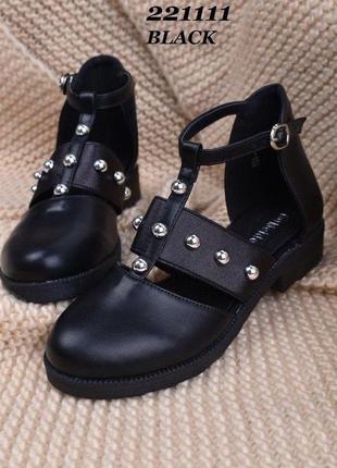 Стильные подростковые туфли на девочку