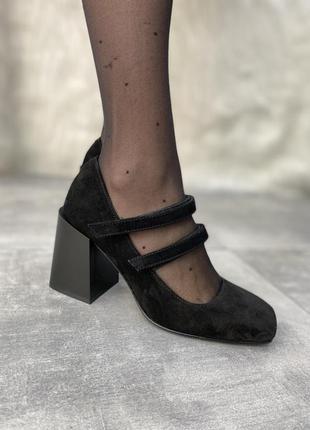 Замшевые черные эксклюзивные  туфли квадратном на каблуке8 фото