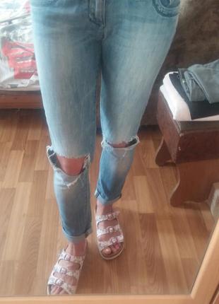 Очень классные рваные джинсы