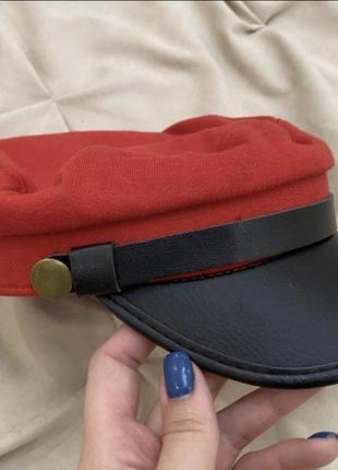 Кепка, кепи, фуражка, шапка с козырьком красная с черным2 фото
