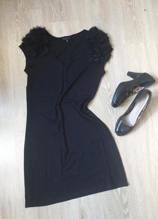 Нарядное маленькое черное платье стрейч